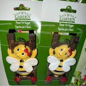 Bumblebee Flower Pot Hugger Set Red Bow & Boots Climbing Bee Planter Decor